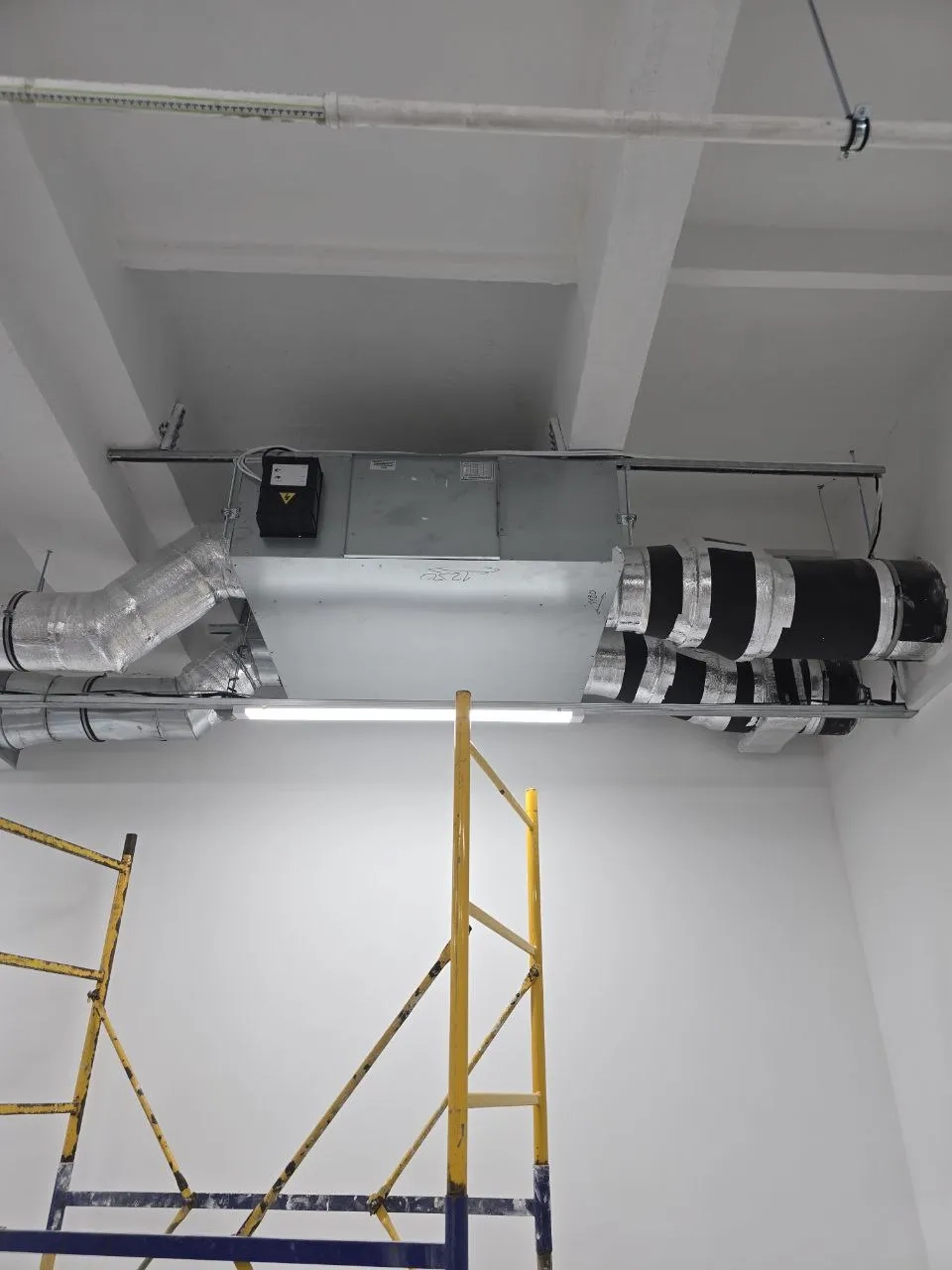Prekybos centras su „Mycond“ energijos atgavimo vėdinimo įrenginiais MVS