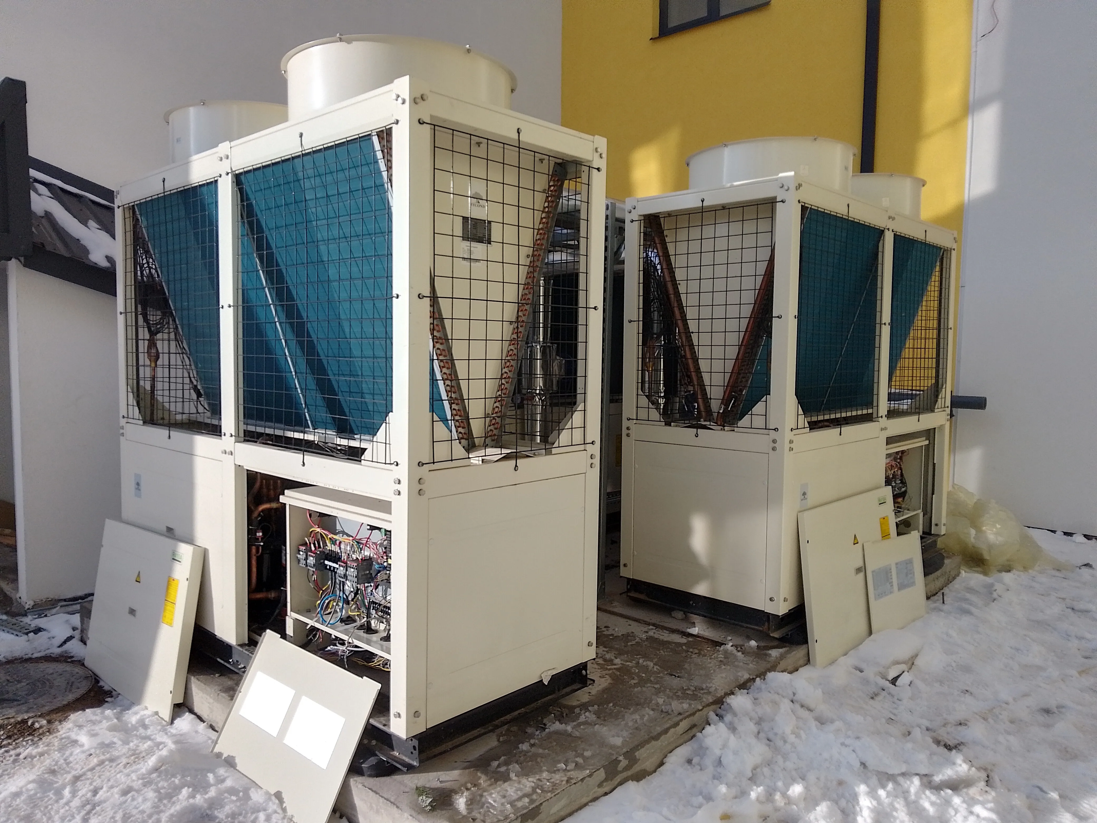 Komercinė mažmeninės prekybos klimato sistema, varoma Mycond modulinio šilumos siurblio