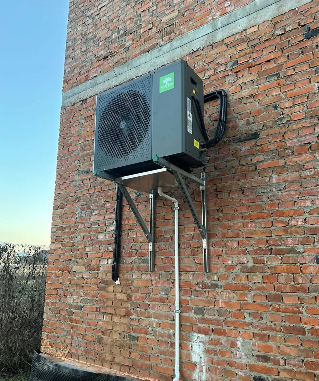 Privataus namo renovacija su Mycond BeeHeat