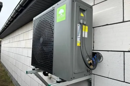 Atskirai stovinti vila su „Mycond Split“ šilumos siurbliais „BeeHeat“ serija