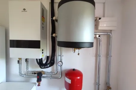 Vila su „Mycond Split“ šilumos siurbliais „BeeHeat MHS-N14BH/MHS-U14BH“