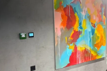 Parodų salė su „Mycond“ termostatu